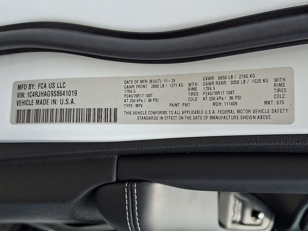 2025 Jeep Grand Cherokee Laredo