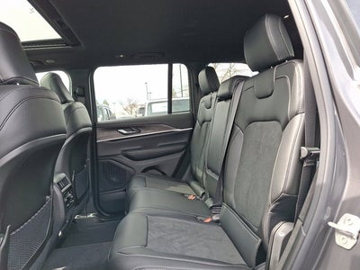 2026 Jeep Grand Cherokee Laredo Altitude