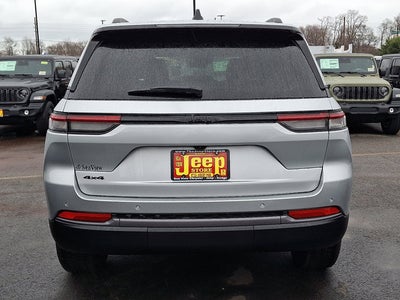 2026 Jeep Grand Cherokee Laredo Altitude