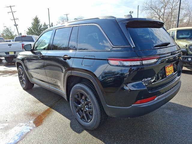 2026 Jeep Grand Cherokee Laredo Altitude