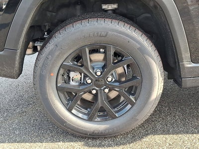 2026 Jeep Grand Cherokee Laredo Altitude