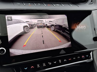 2026 Jeep Grand Cherokee Laredo Altitude