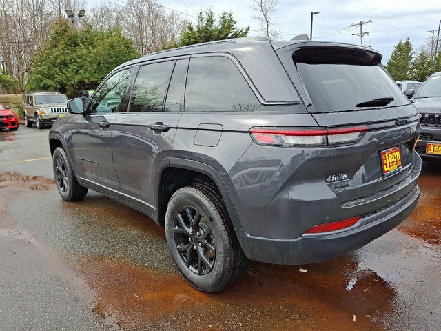 2026 Jeep Grand Cherokee Laredo Altitude