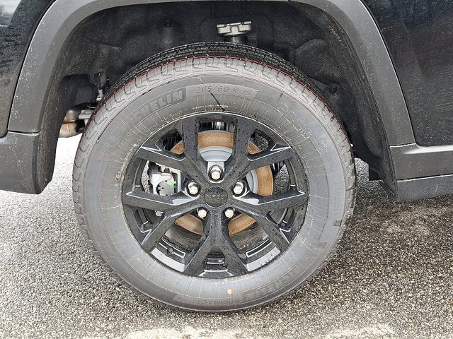 2026 Jeep Grand Cherokee Laredo Altitude