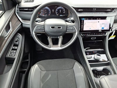 2026 Jeep Grand Cherokee Laredo Altitude