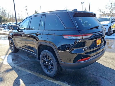 2026 Jeep Grand Cherokee Laredo Altitude