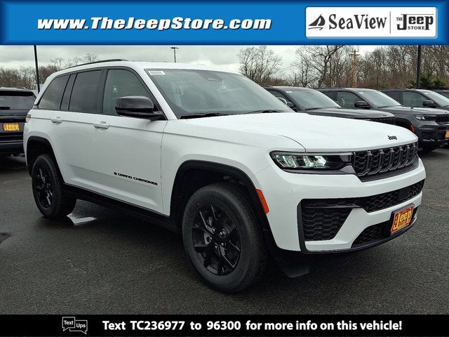 2026 Jeep Grand Cherokee Laredo Altitude