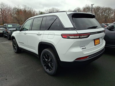 2026 Jeep Grand Cherokee Laredo Altitude