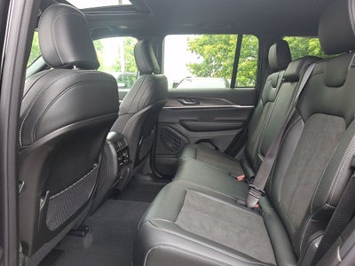 2026 Jeep Grand Cherokee Laredo Altitude