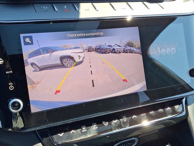 2026 Jeep Grand Cherokee Laredo Altitude