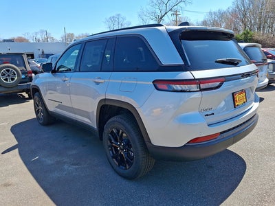 2026 Jeep Grand Cherokee Laredo Altitude