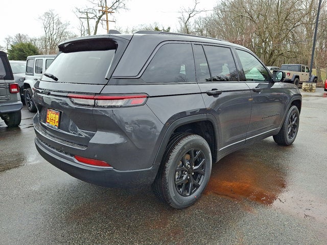 2026 Jeep Grand Cherokee Laredo Altitude