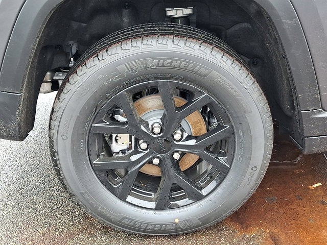 2026 Jeep Grand Cherokee Laredo Altitude