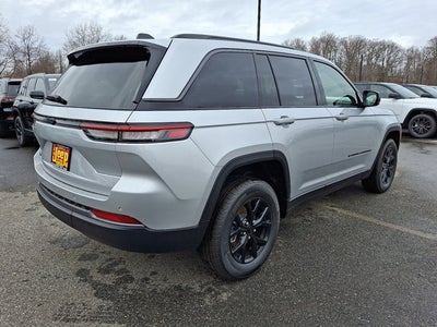 2026 Jeep Grand Cherokee Laredo Altitude