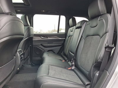 2026 Jeep Grand Cherokee Laredo Altitude