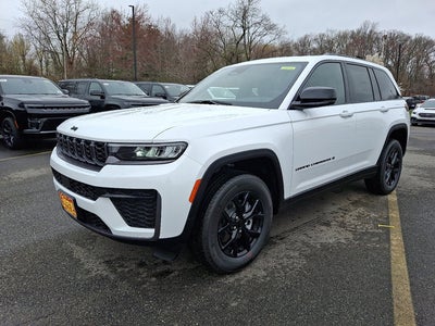 2026 Jeep Grand Cherokee Laredo Altitude