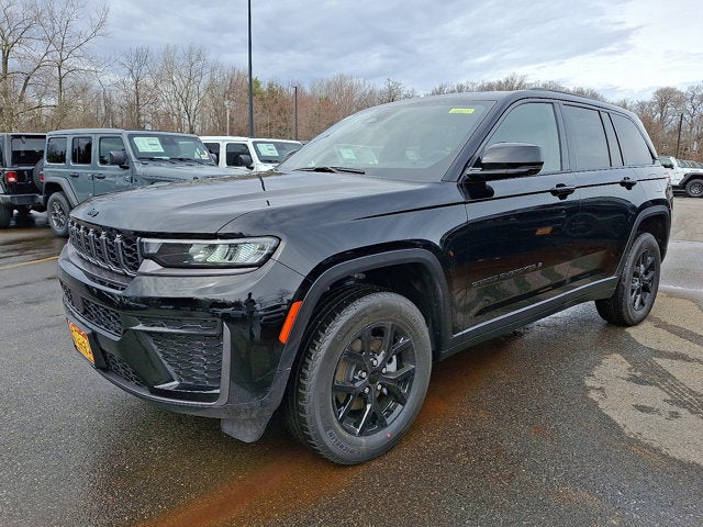 2026 Jeep Grand Cherokee Laredo Altitude