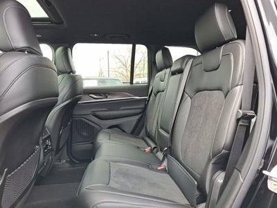 2026 Jeep Grand Cherokee Laredo Altitude