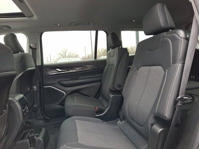 2022 Jeep Grand Cherokee L Laredo