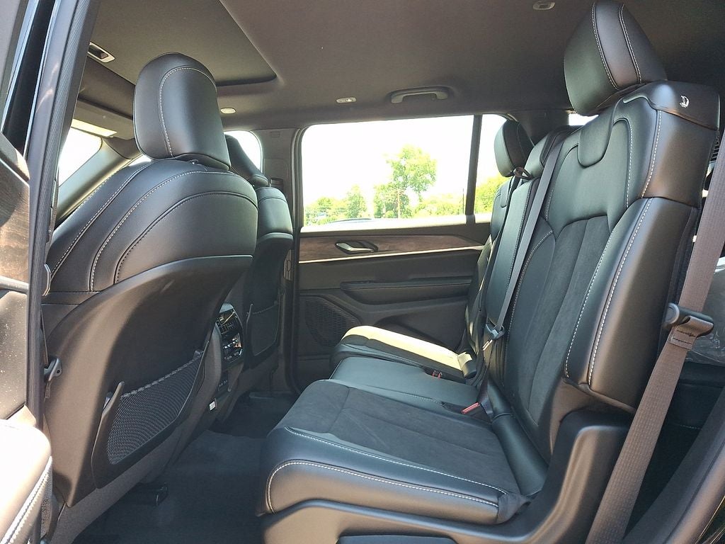 2026 Jeep Grand Cherokee L Laredo