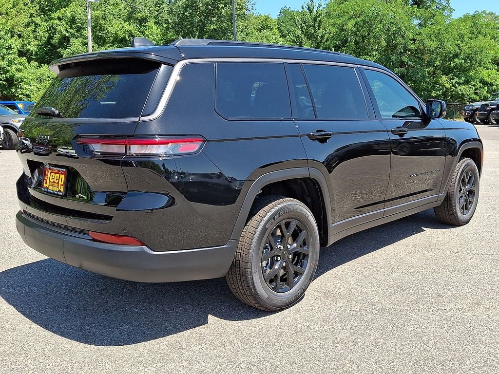 2026 Jeep Grand Cherokee L Laredo Altitude