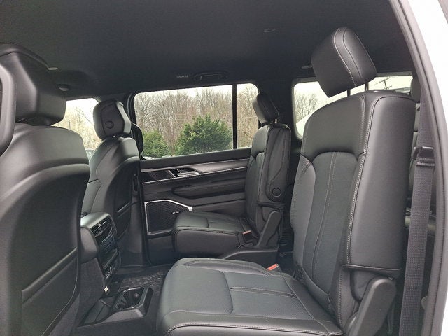 2026 Jeep Grand Wagoneer L 4x4