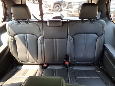 2023 Jeep Wagoneer Base