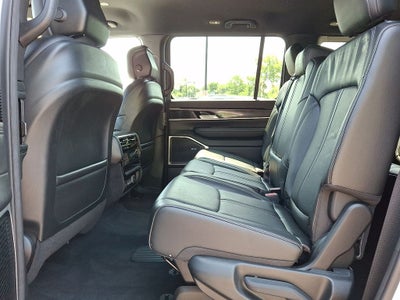 2023 Jeep Wagoneer Base