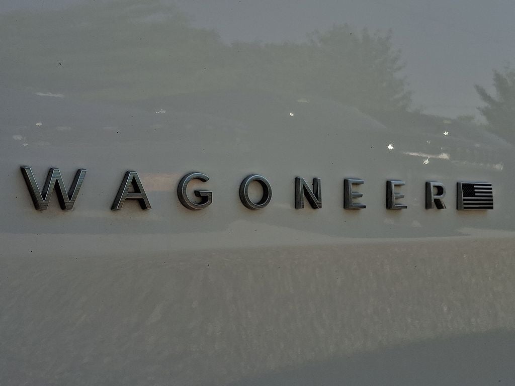 2023 Jeep Wagoneer Base