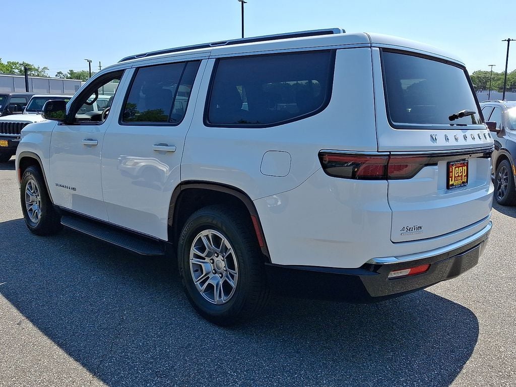 2023 Jeep Wagoneer Base