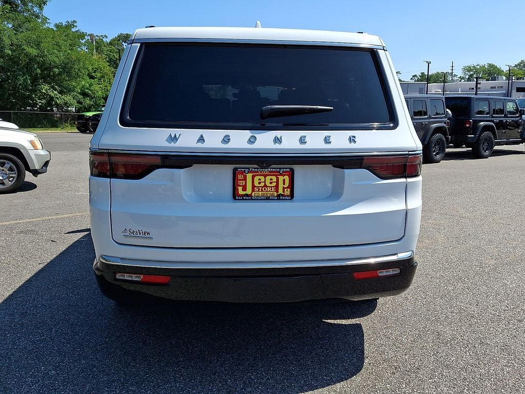 2023 Jeep Wagoneer Base