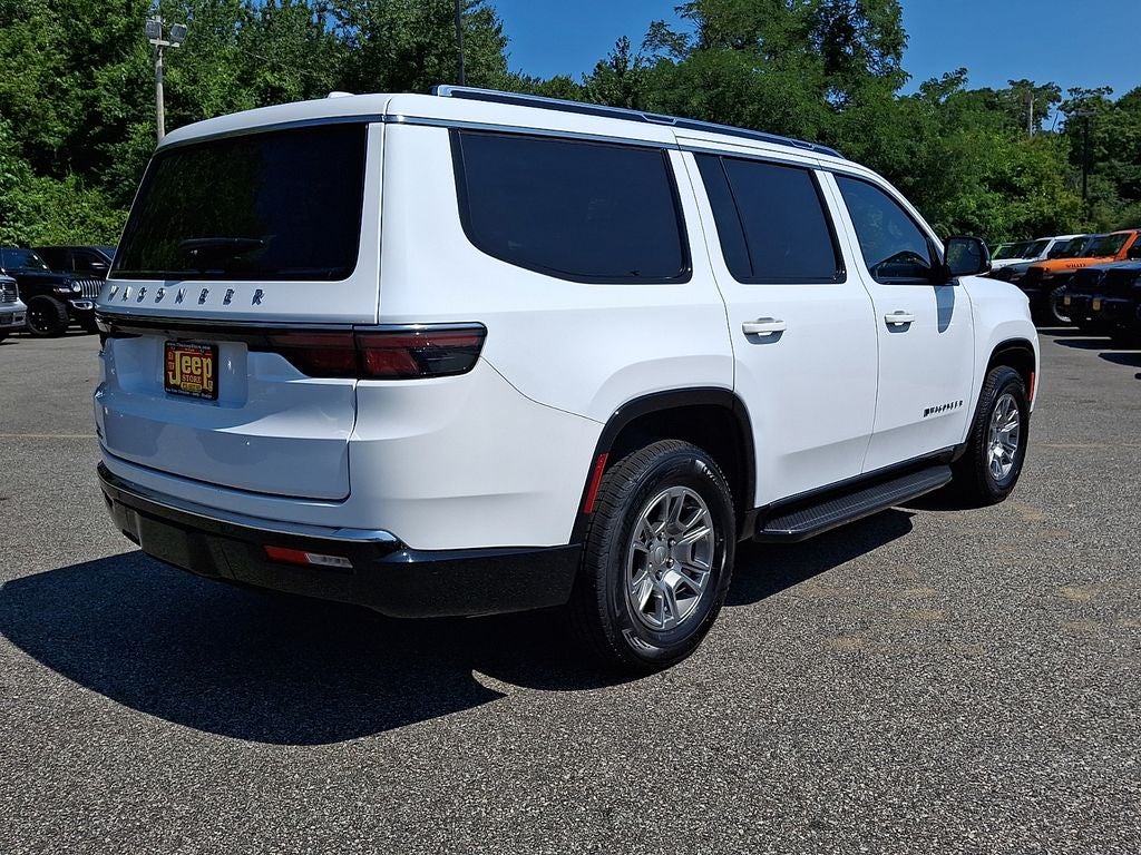 2023 Jeep Wagoneer Base