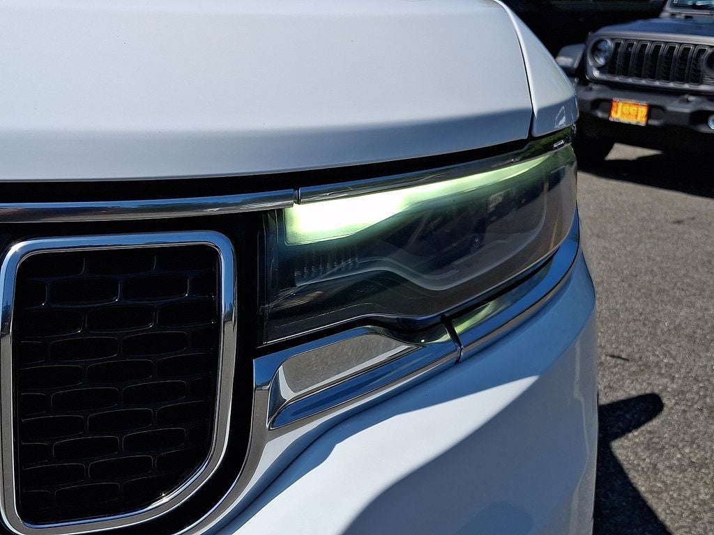 2023 Jeep Wagoneer Base