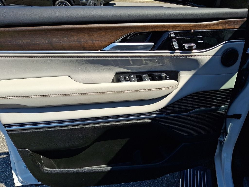 2025 Jeep Grand Wagoneer Base
