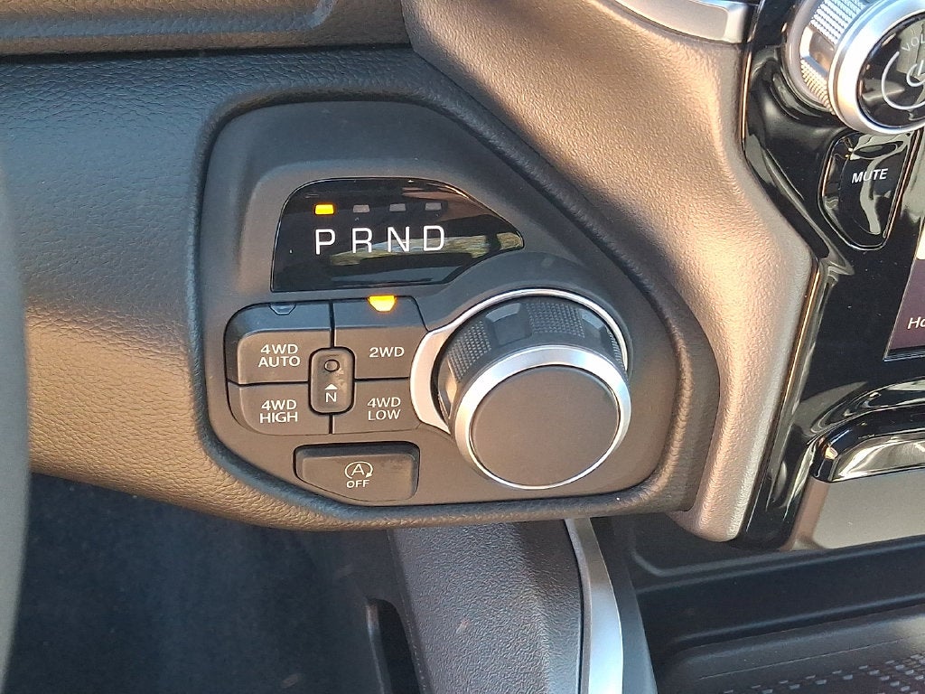 2027 RAM 1500 Big Horn/Lone Star