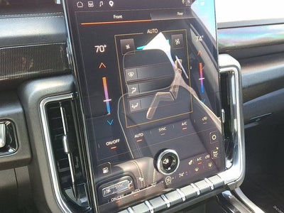 2025 GMC Yukon Elevation