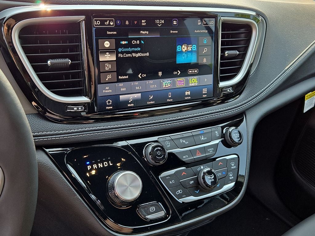 2027 Chrysler Pacifica Select