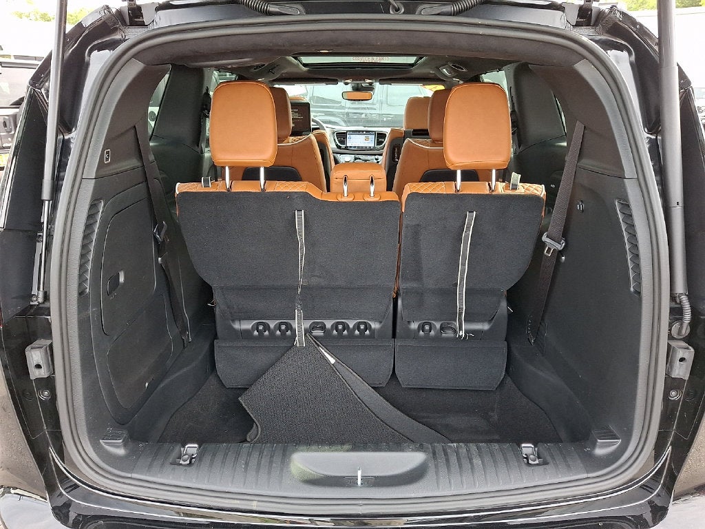 2025 Chrysler Pacifica Hybrid Pinnacle