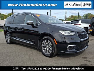 2025 Chrysler Pacifica Hybrid Pinnacle