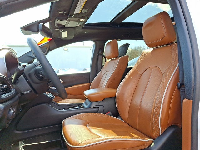 2024 Chrysler Pacifica Hybrid Pinnacle