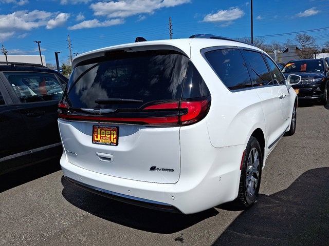 2024 Chrysler Pacifica Hybrid Pinnacle