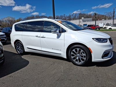 2024 Chrysler Pacifica Hybrid Pinnacle