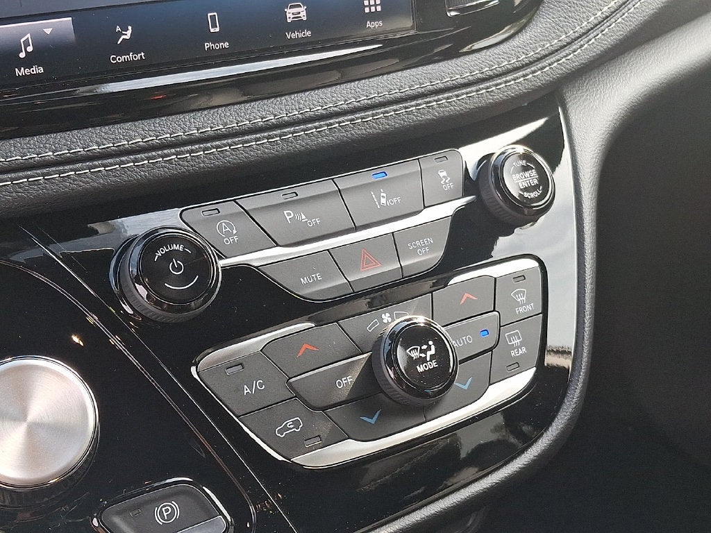 2027 Chrysler Pacifica Select