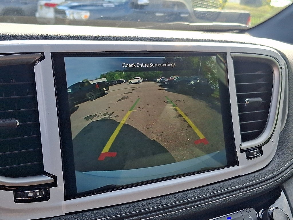 2027 Chrysler Pacifica Select