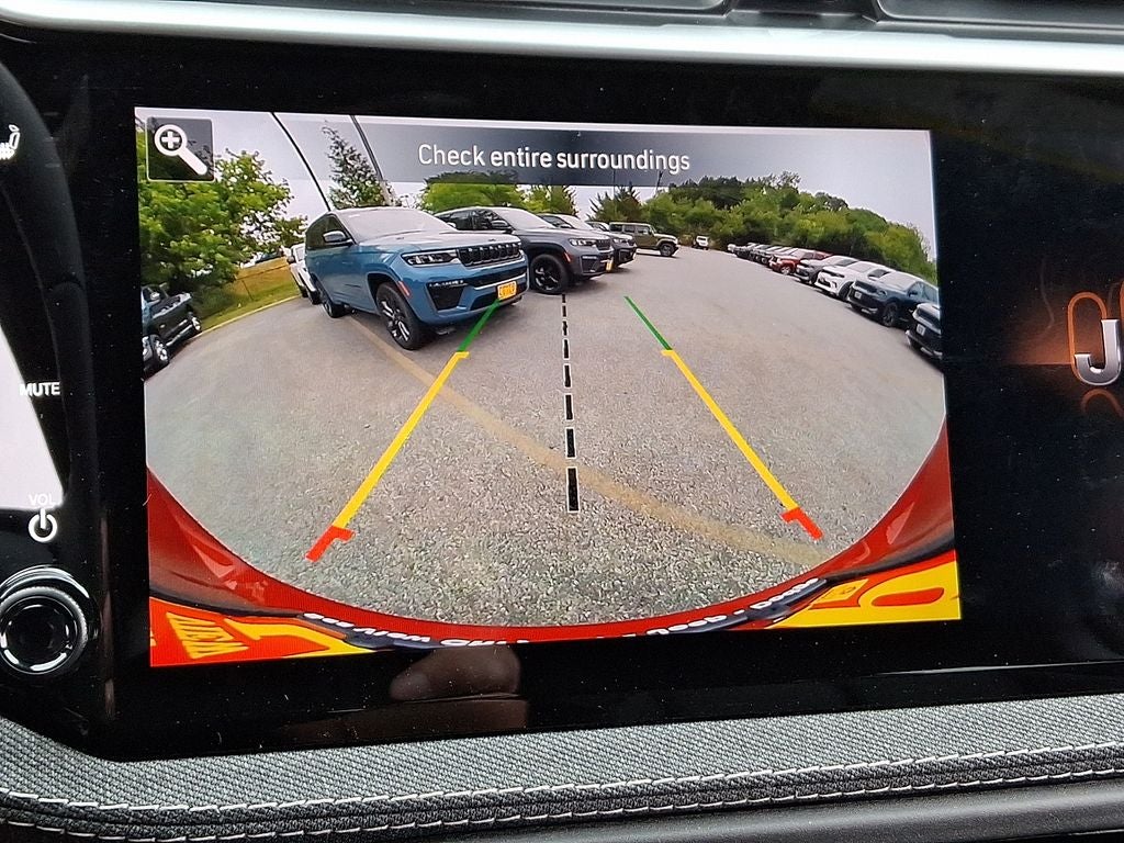 2026 Jeep Cherokee Laredo